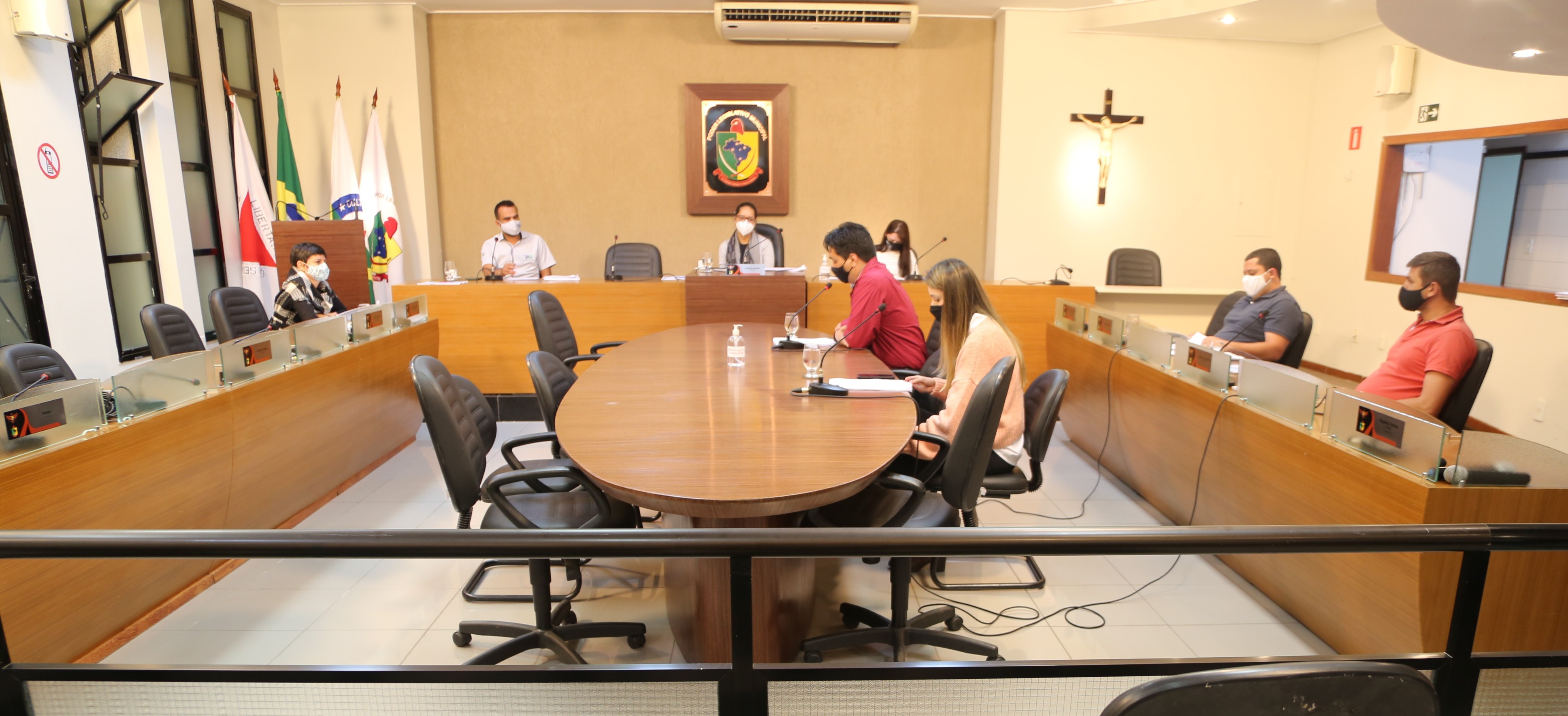 O Secretário Municipal de Finanças, Luís Costa, e a Chefe do Departamento de Orçamento, Josiane Bitencourt, prestou contas em nome da Prefeitura Municipal de Viçosa (PMV)..JPG