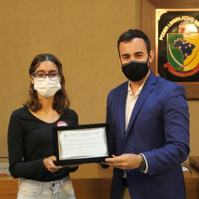 Homenagem ao Diretório Central dos Estudantes (DCE UFV) com entrega de placa alusiva solicitada pelo Requerimento n° 027/2021, de autoria do Vereador Daniel Cabral (PCdoB)