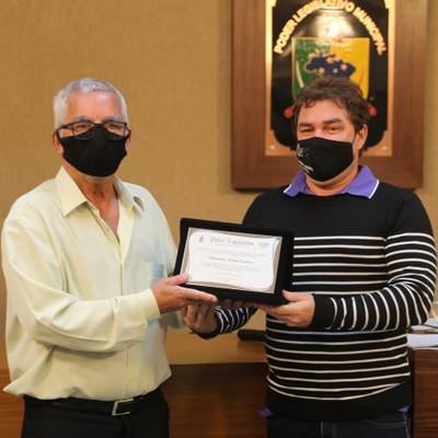 Homenagem ao Prefeito Municipal, Raimundo Nonato (PSD), pelos 150 anos de fundação da cidade de Viçosa com entrega de placa alusiva solicitada pelo Requerimento n° 044/2021, de autoria do Presidente da Casa, Vereador Edenilson Oliveira (PSD)