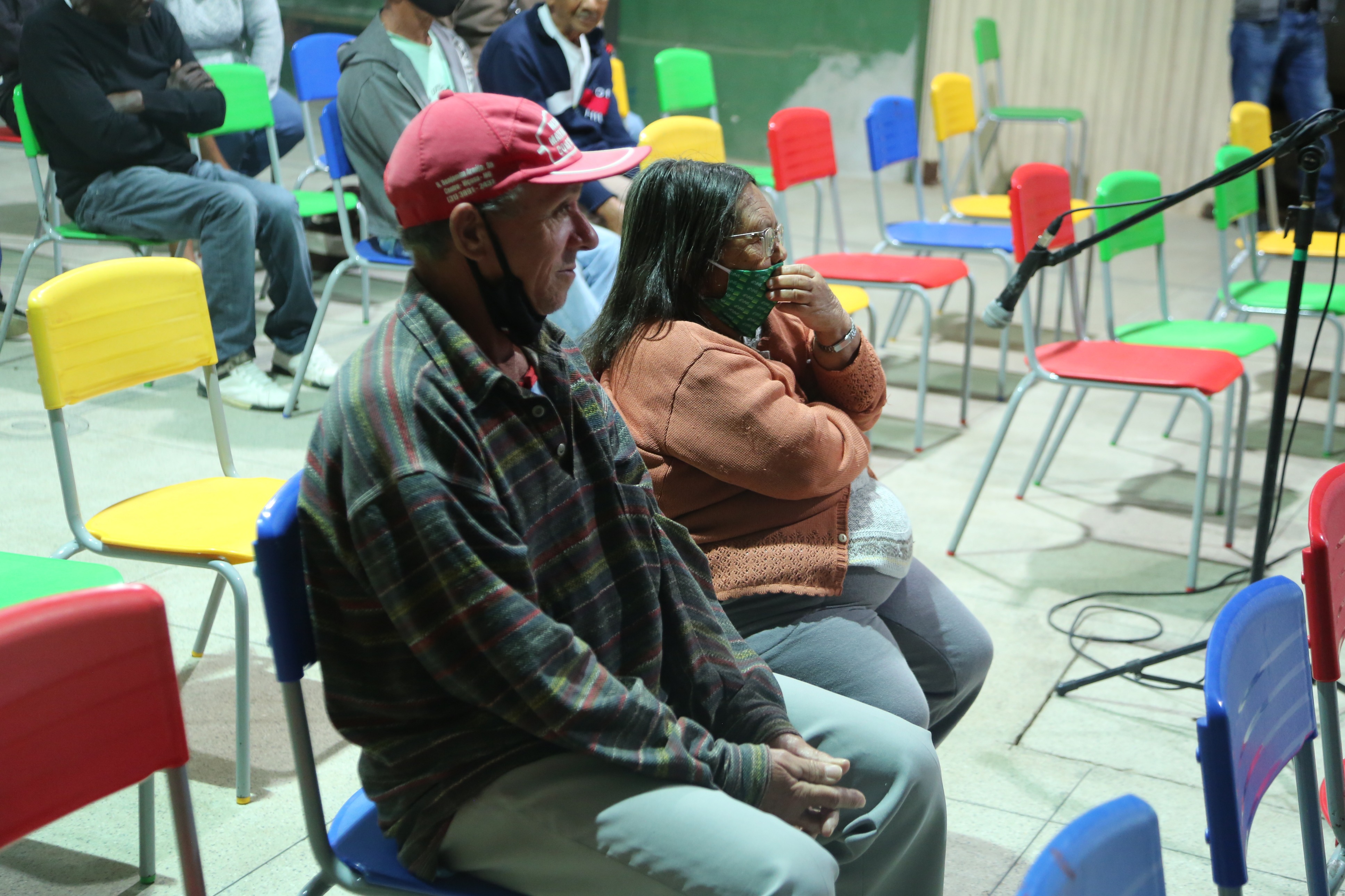 Plenário com participação da população