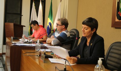 Mesa Diretora composta pelo Presidente, Vereador Edenilson Oliveira (PSD), Vice-Presidente Rafael Cassimiro (Filho do Zeca do Bar) (PSDB) e pela Vereadora Marly Coelho (PSC), Secretária da Mesa Diretora.