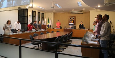 Minuto de silêncio pelo falecimento de Eugene Maria da Silva Cardoso, avó da esposa do Vereador Marco Cardoso (Marcão Paraíso) (PSDB) e do Senhor Miltinho, do distrito de Cachoeira de Santa Cruz. 