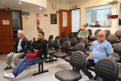 Plenário com o público.