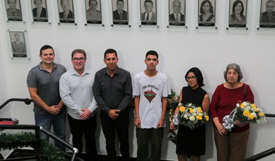 Vice-Presidente da Casa Legislativa, Rafael Cassimiro (PSDB), Presidente Edenilson Oliveira (PSD), Ex-Presidente Antônio Elias e sua família.