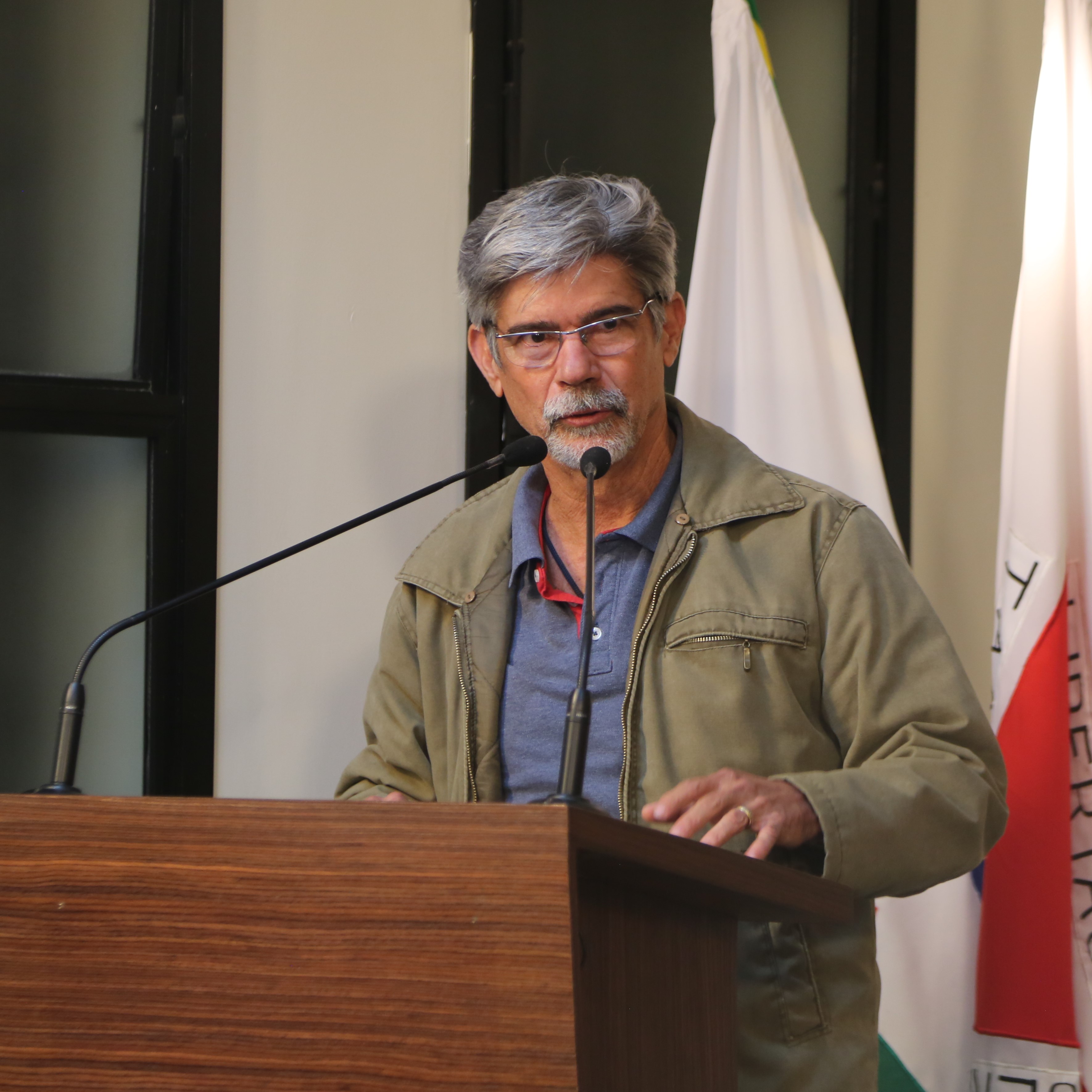 Agradecimento da homenagem pelo Diretor Presidente da FRATEVI (Fundação de Rádio e Televisão Educativa e Cultural de Viçosa), Clóvis Andrade