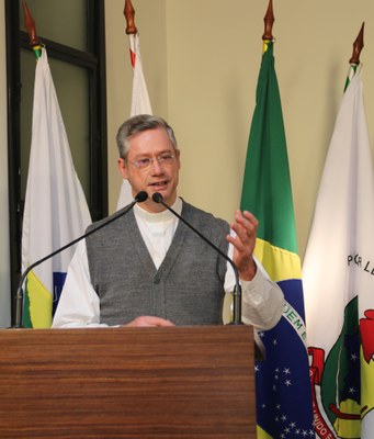 Padre Paulo Dionê Quintão - agradecimento pela placa alusiva