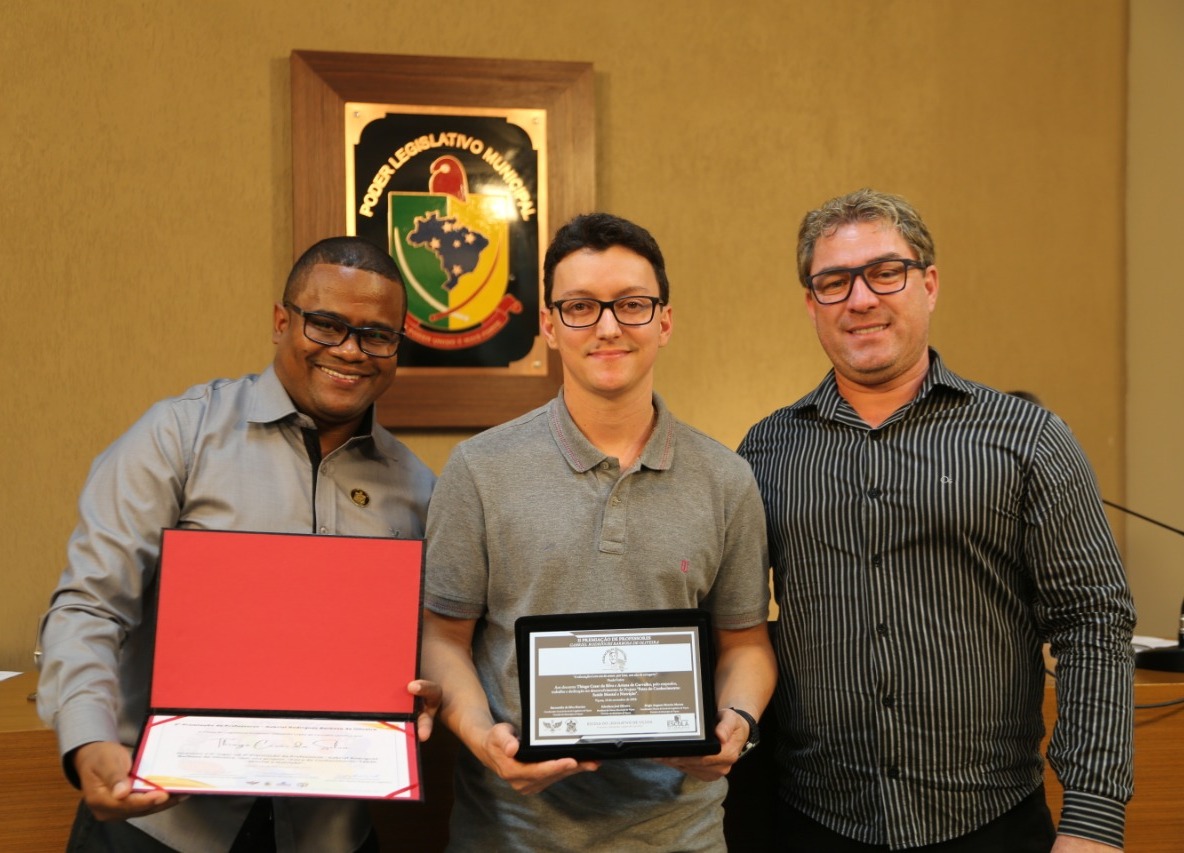 Entrega de certificado ao 5º lugar, Thiago César.