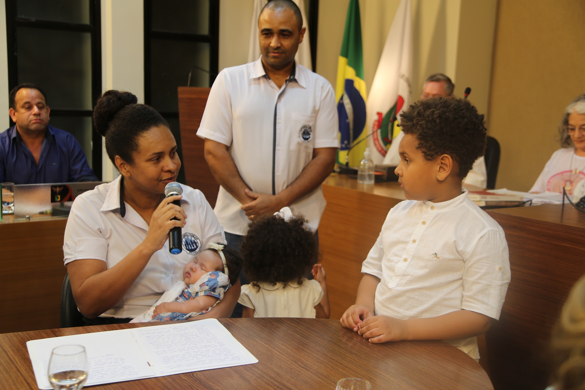 Momento de participação de Cristiana Lopes com sua família