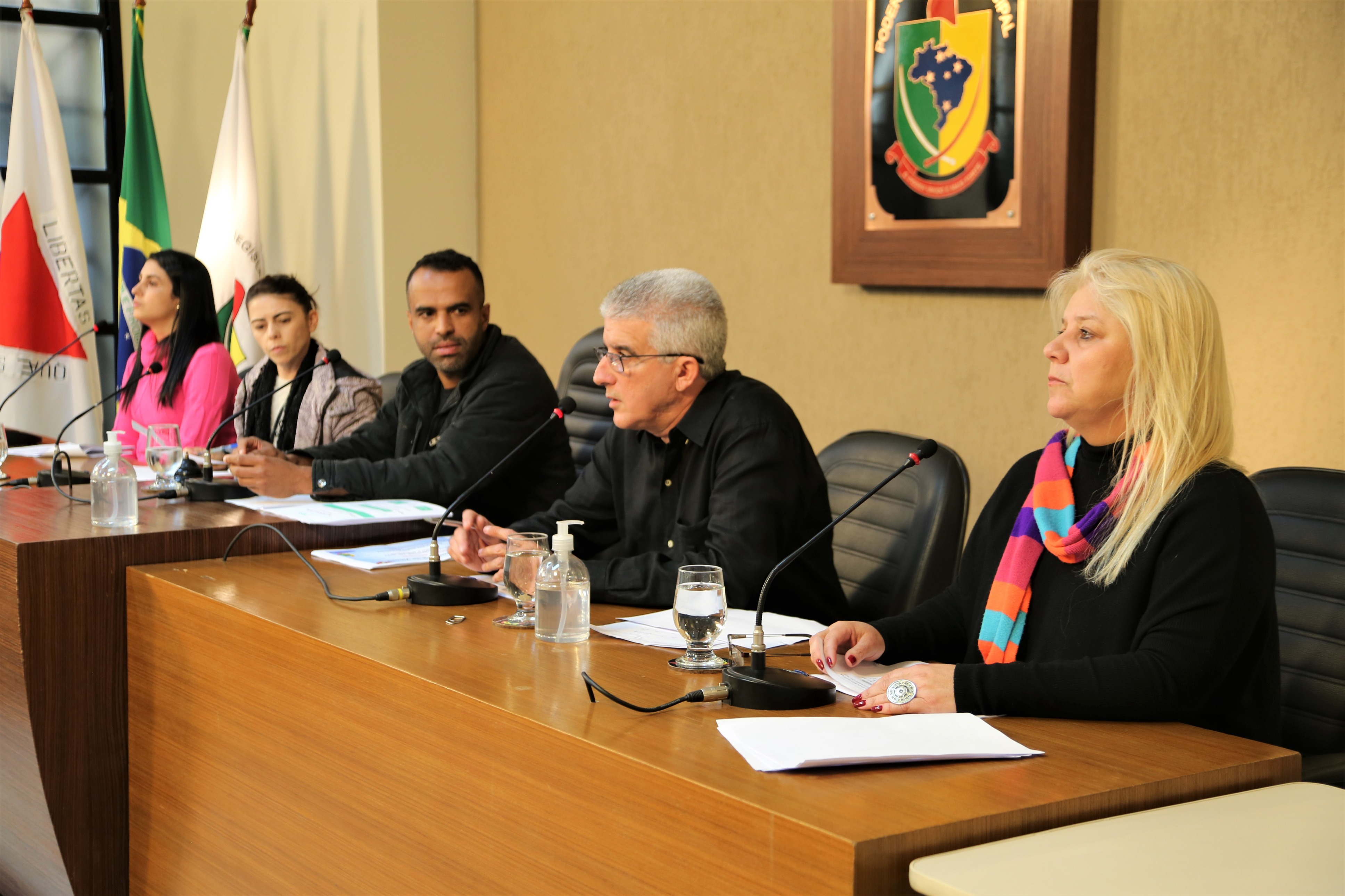 Representantes do Instituto Municipal de Assistência aos Servidores (IMAS) compondo a Mesa Diretora para prestação de contas