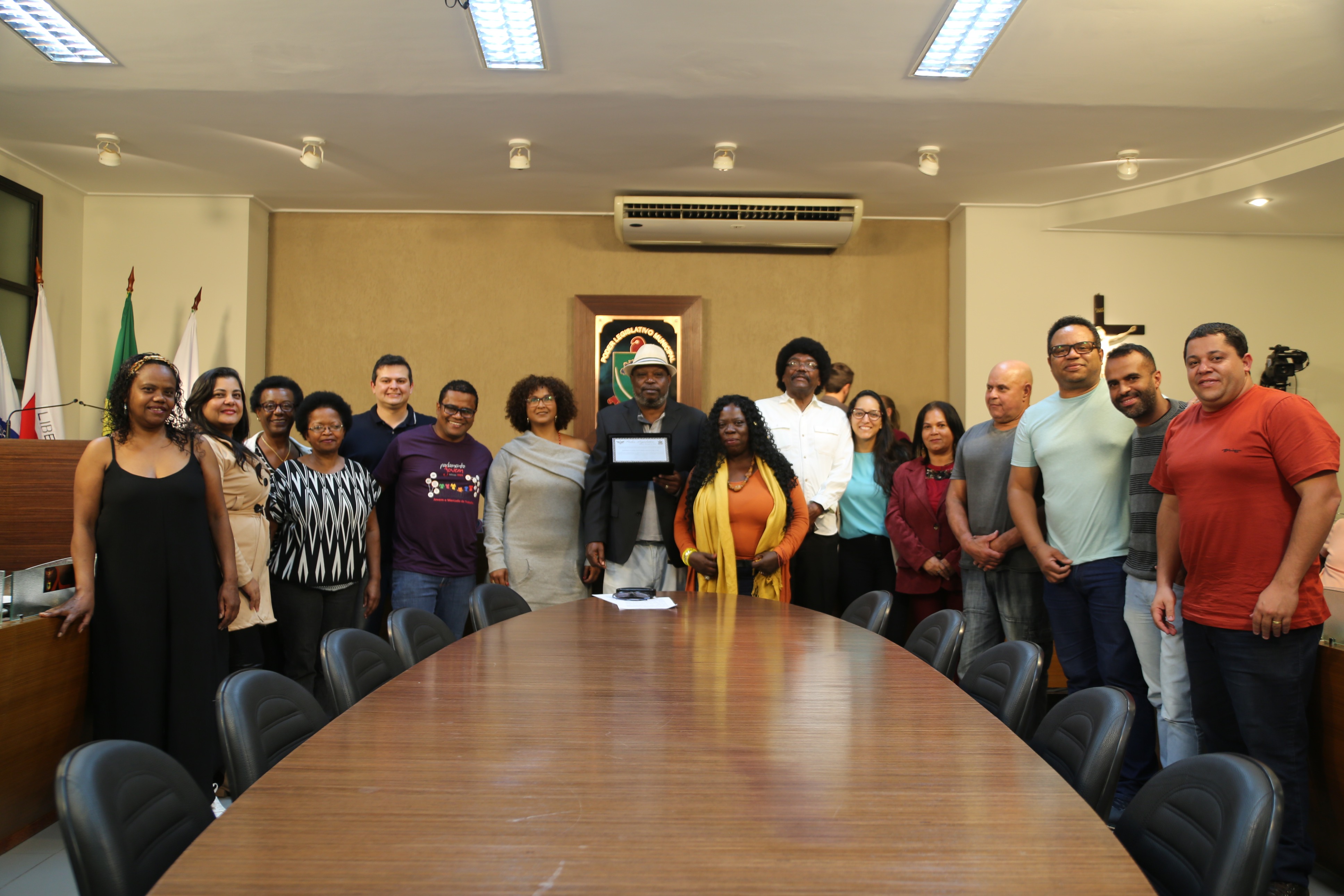 Homenagem à Rádio Comunitária Quintal do Samba FM