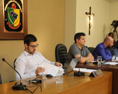 Mesa Diretora Vereador Daniel Cabral (PCdoB), vice-presidente da Câmara de Viçosa; Vereador Rafael Cassimiro (Filho do Zeca do Bar) (PSDB), presidente; Vereador Cristiano Gonçalves (Moto Link) (Solidariedade)