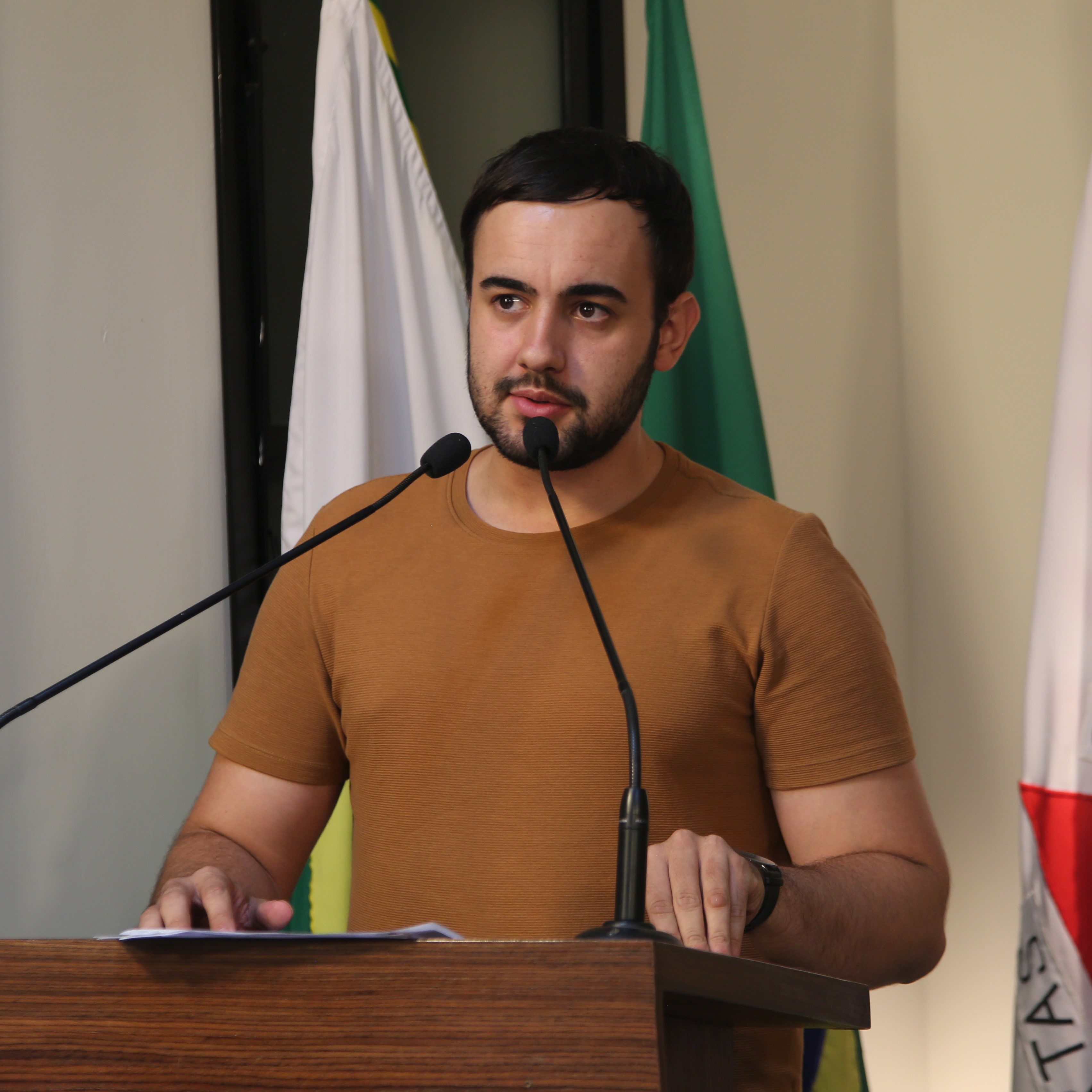 Vereador Daniel Cabral (PCdoB) Vice-Presidente da Câmara Municipal de Viçosa Presidente da Comissão de Constituição, Justiça e Redação (CCJ)