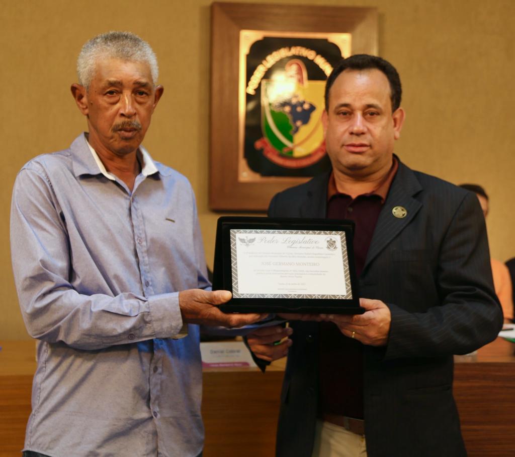 Homenagem José Germano Monteiro (homenageado) e o Vereador Gilberto Brandão (AVANTE)