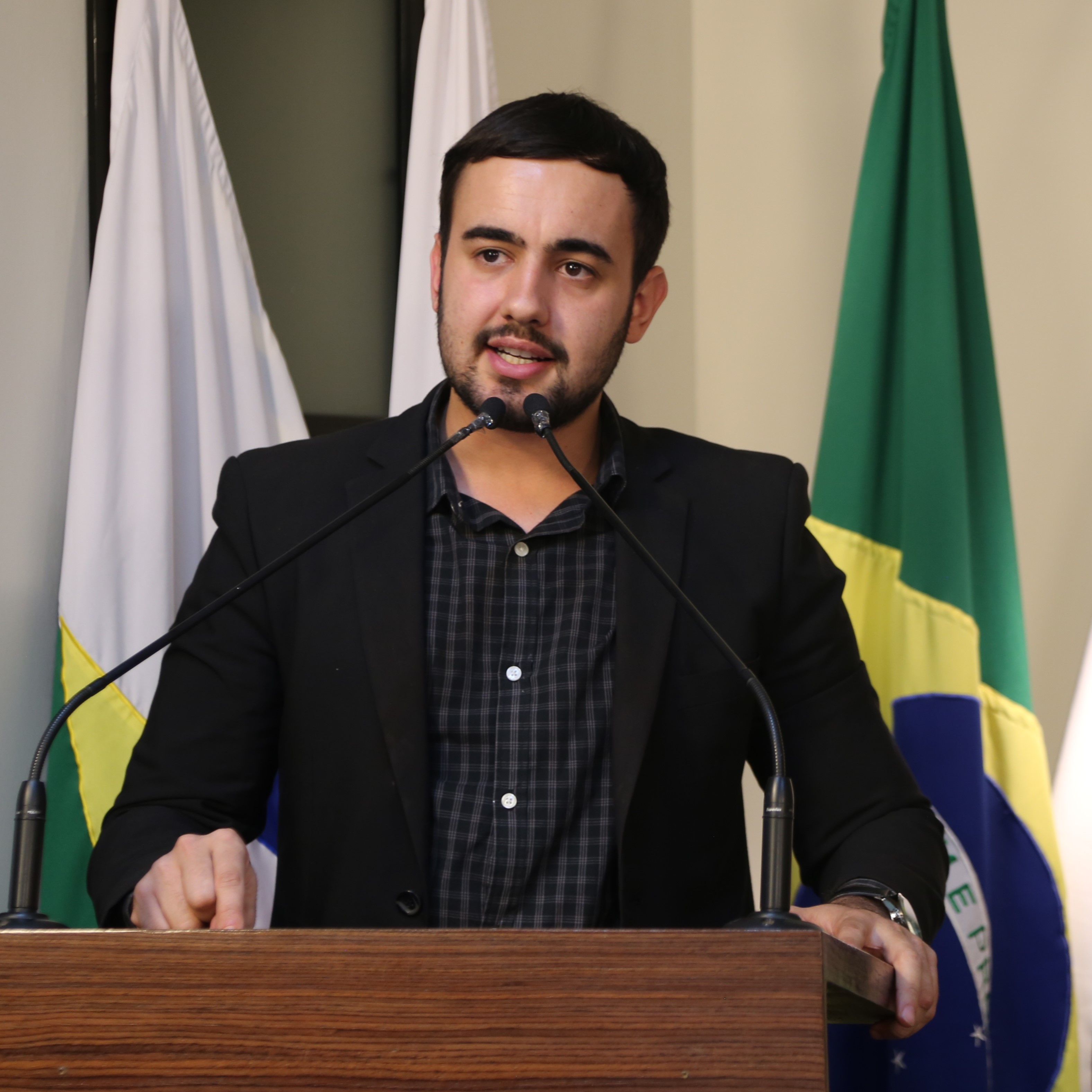 Vereador Daniel Cabral (PCdoB) Vice-Presidente da Câmara Municipal de Viçosa Presidente da Comissão de Constituição, Justiça e Redação (CCJ)