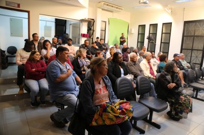 Plenário com o público