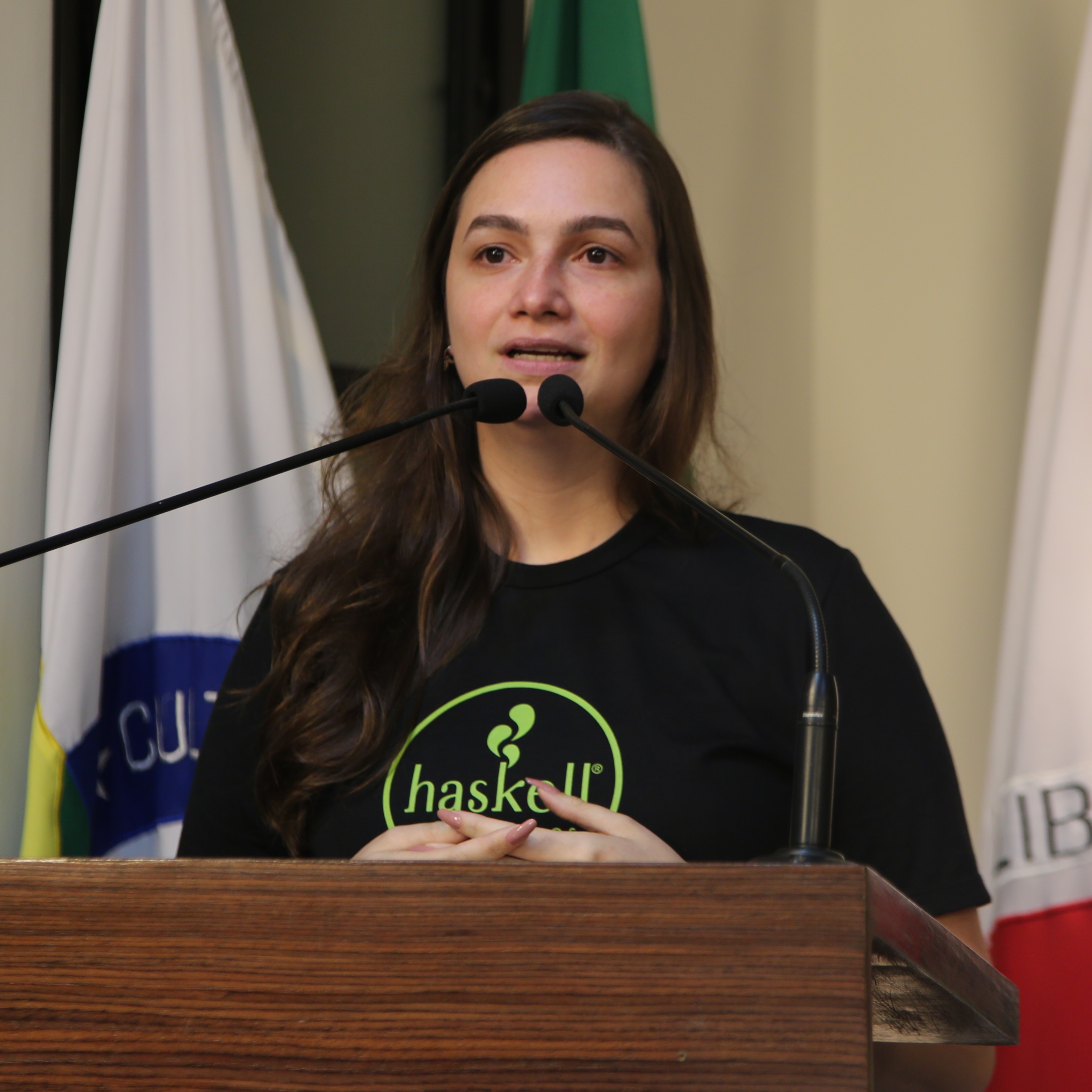 Agradecimento de Isis Lima pela homenagem.