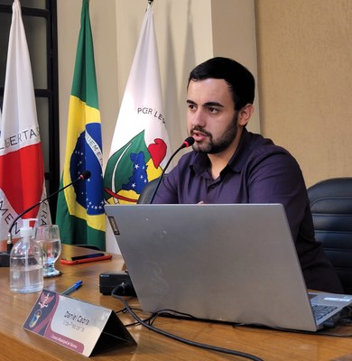 Vereador Daniel Cabral (PCdoB) Vice-Presidente da Câmara Municipal de Viçosa Presidente da Comissão de Constituição, Justiça e Redação (CCJ)