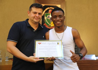 Entrega de certificado  Vereador Rafael Magalhães (PSDB) e Emanuel Bernardes de Jesus (Darkg)