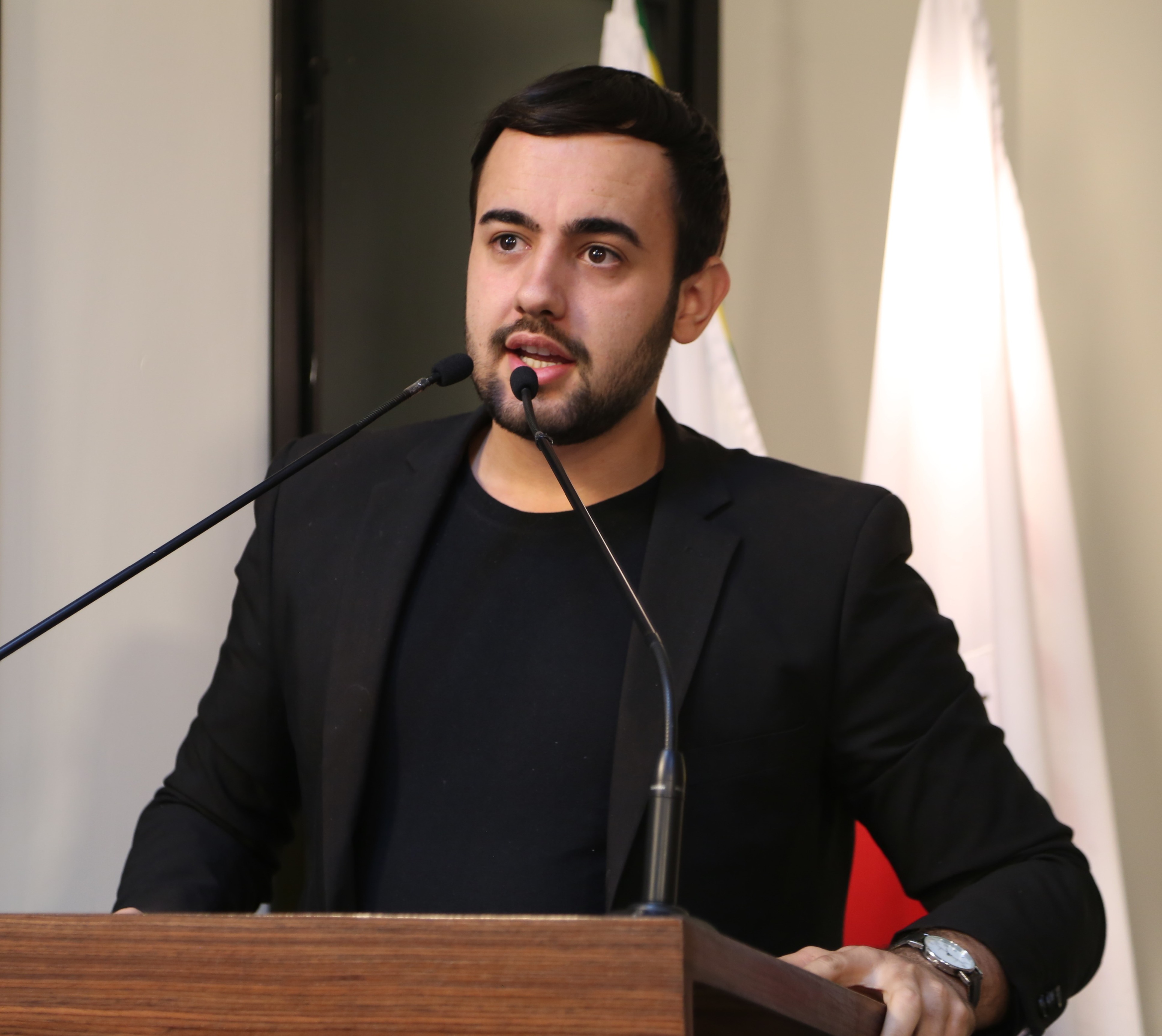 Vereador Daniel Cabral (PCdoB) Vice-Presidente da Câmara Municipal de Viçosa Presidente da Comissão de Constituição, Justiça e Redação (CCJ)