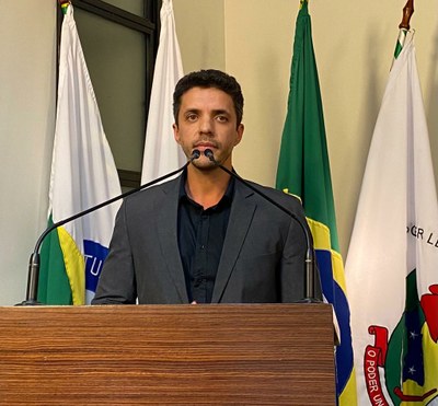 Agradecimento à homenagem  Sidney Souza representando os corretores de imóveis de Viçosa