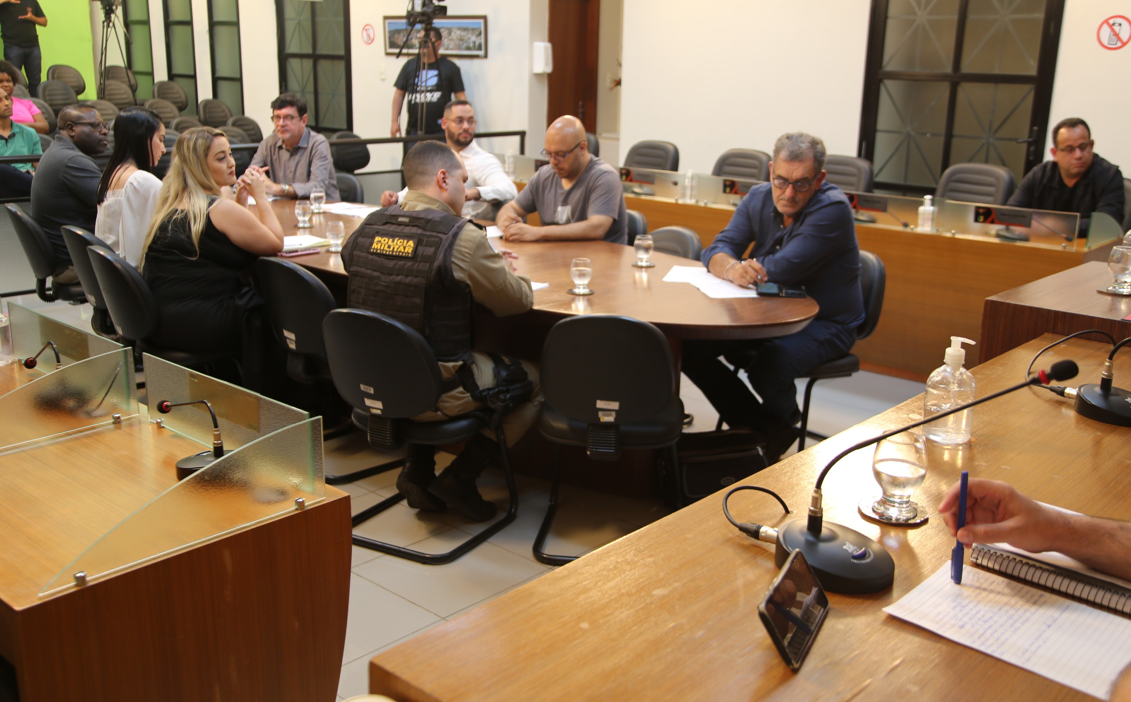 Tribuna de Honra e o Vereador Gilberto Brandão (PRD)