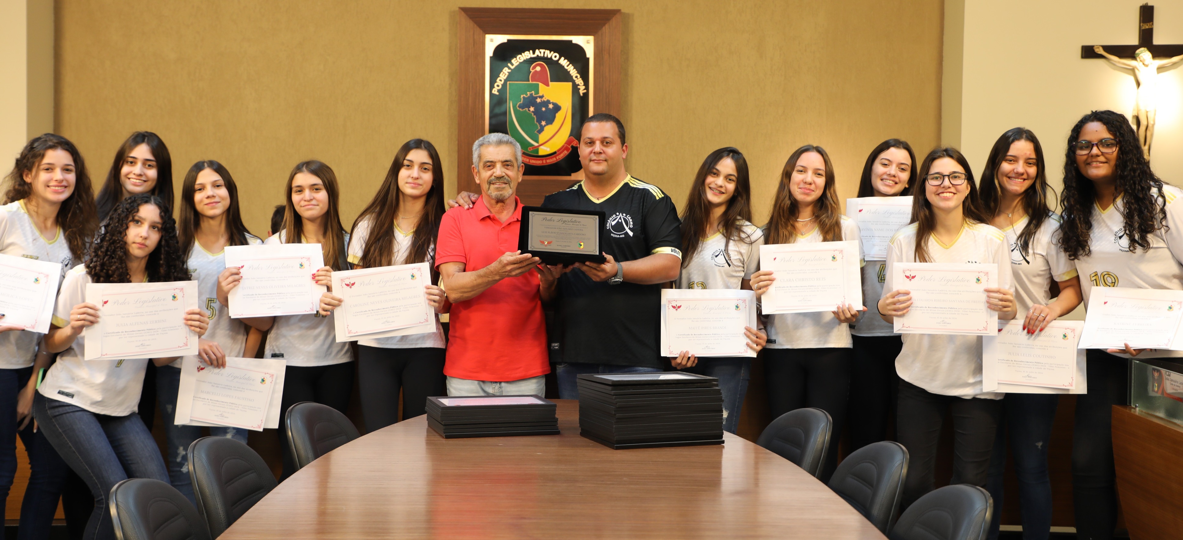 Atletas do Módulo II do Vôlei Feminino do Colégio Carmo