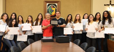 Atletas do Módulo II do Vôlei Feminino do Colégio Carmo