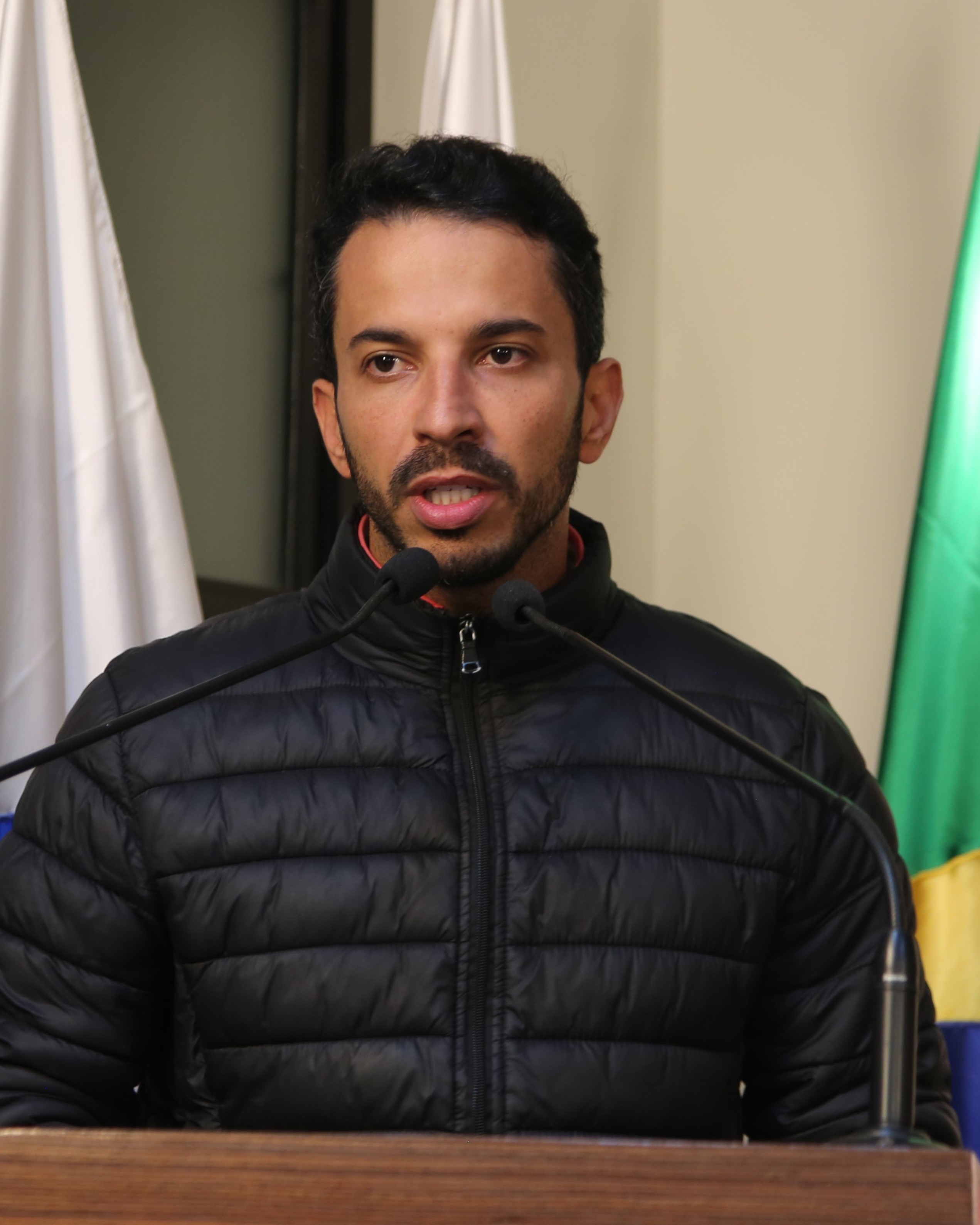 Tribuna Livre Rainério Fontes, secretário Municipal de Saúde - serviço de maternidade