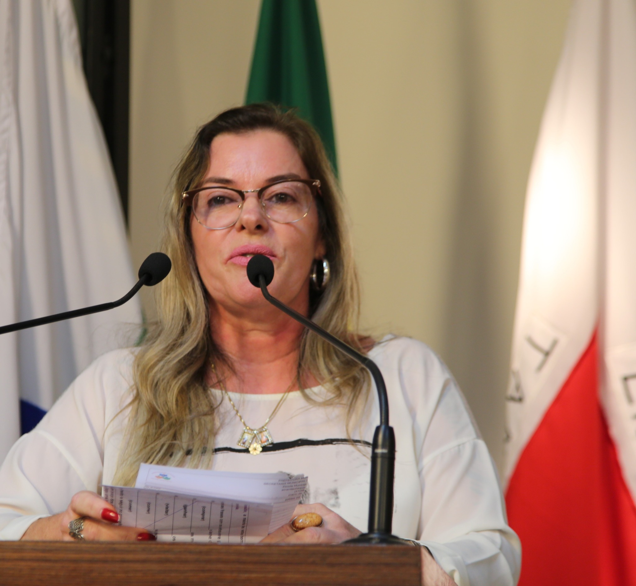 Tribuna Livre Roseli de Castro - Temática sobre o meio ambiente e a necessidade de adesão dos cidadãos