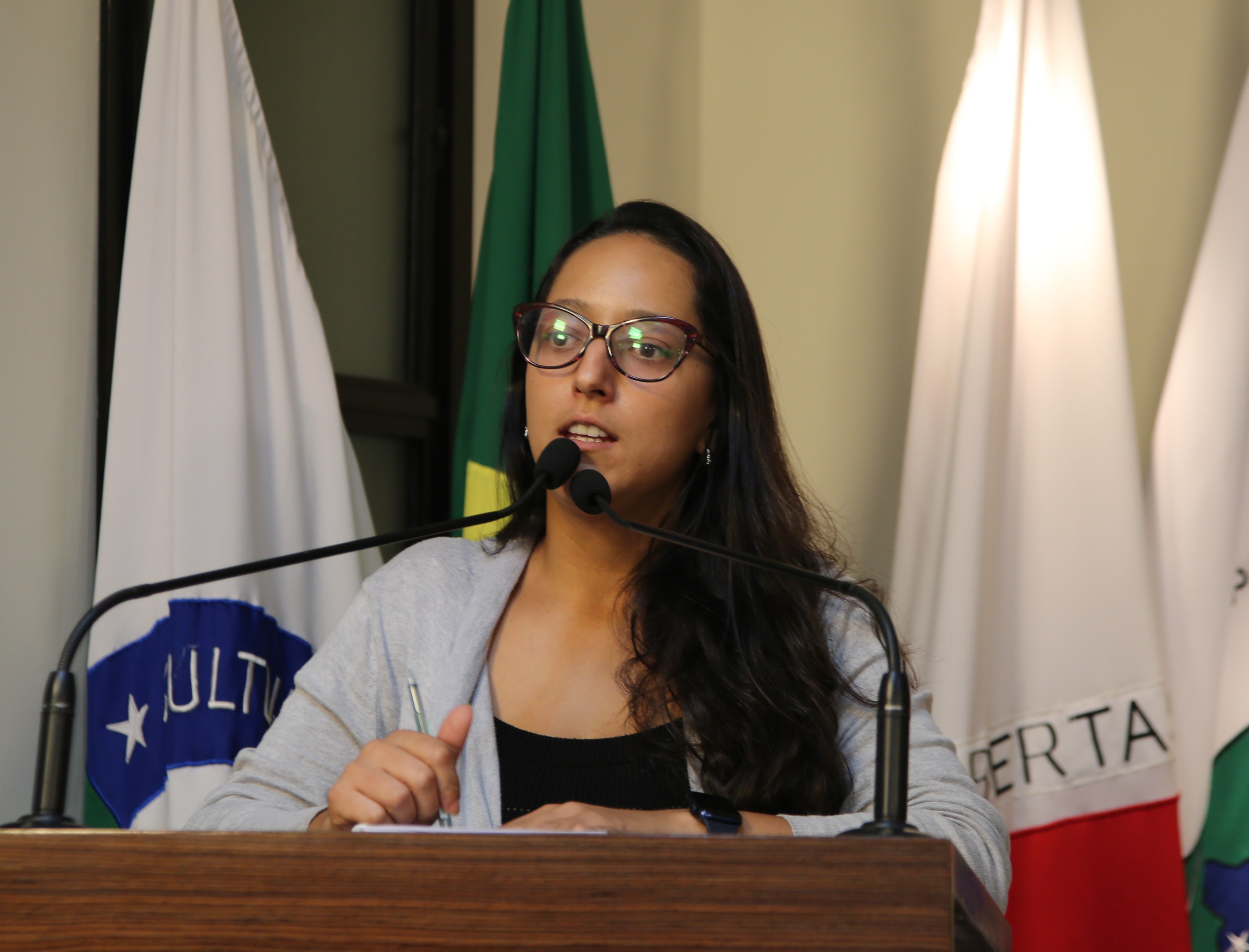 Vereadora Jamille Gomes (PT) Presidente da Comissão de Finanças e Orçamento Procuradora Especial da Mulher da Câmara de Viçosa