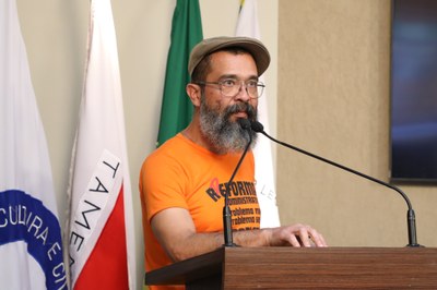 Tribuna livre - Giovanni Giacomini