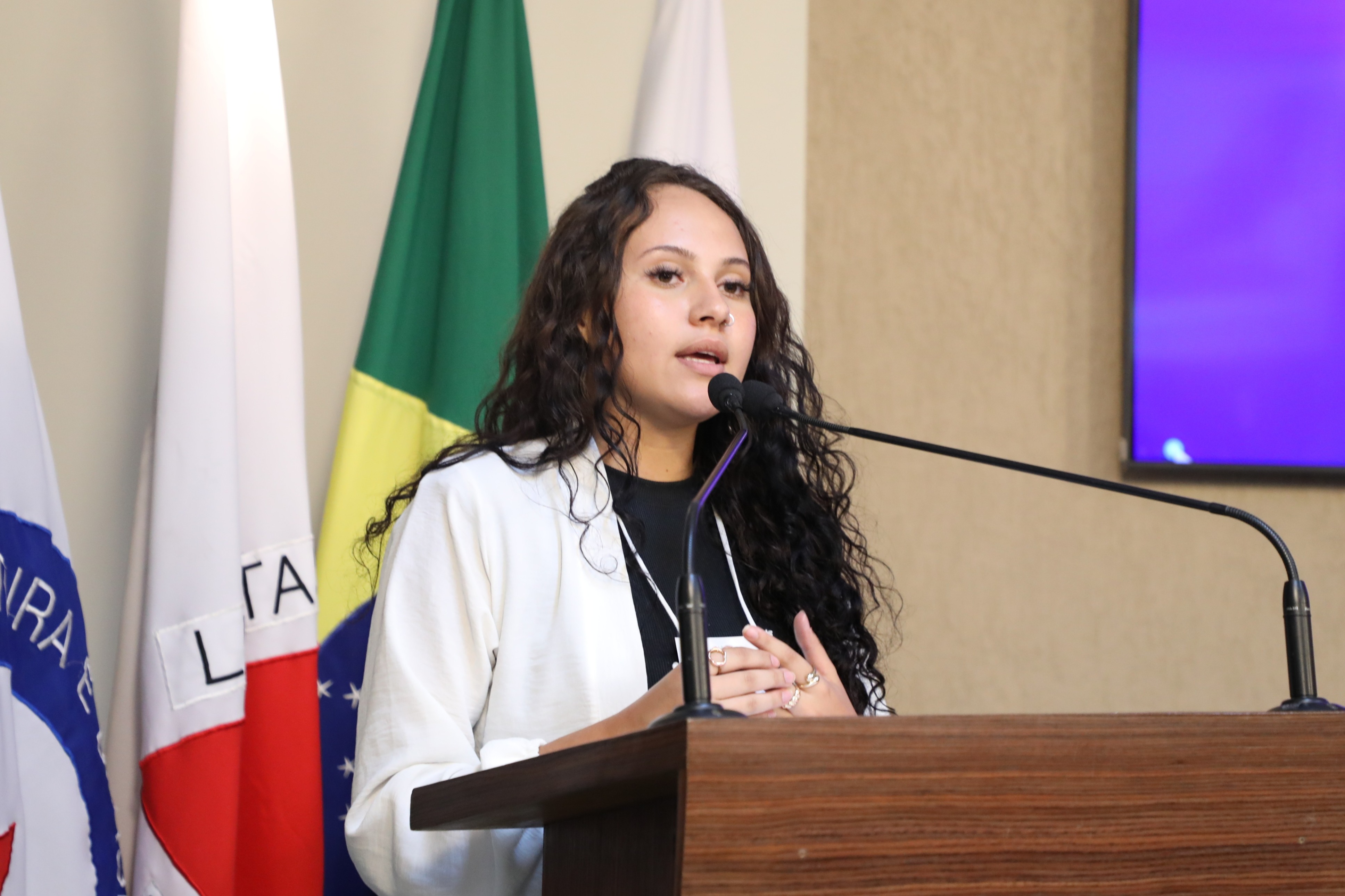 Tribuna livre - Larissa Lino Diogo