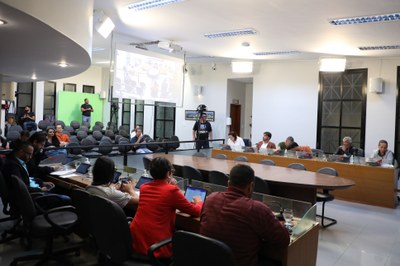 Vereadores e público presente