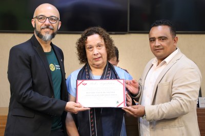 Entrega de certificado de Reconhecimento Público ao Rotary Club de Viçosa pela prestação de serviços humanitários e desenvolvimento social.