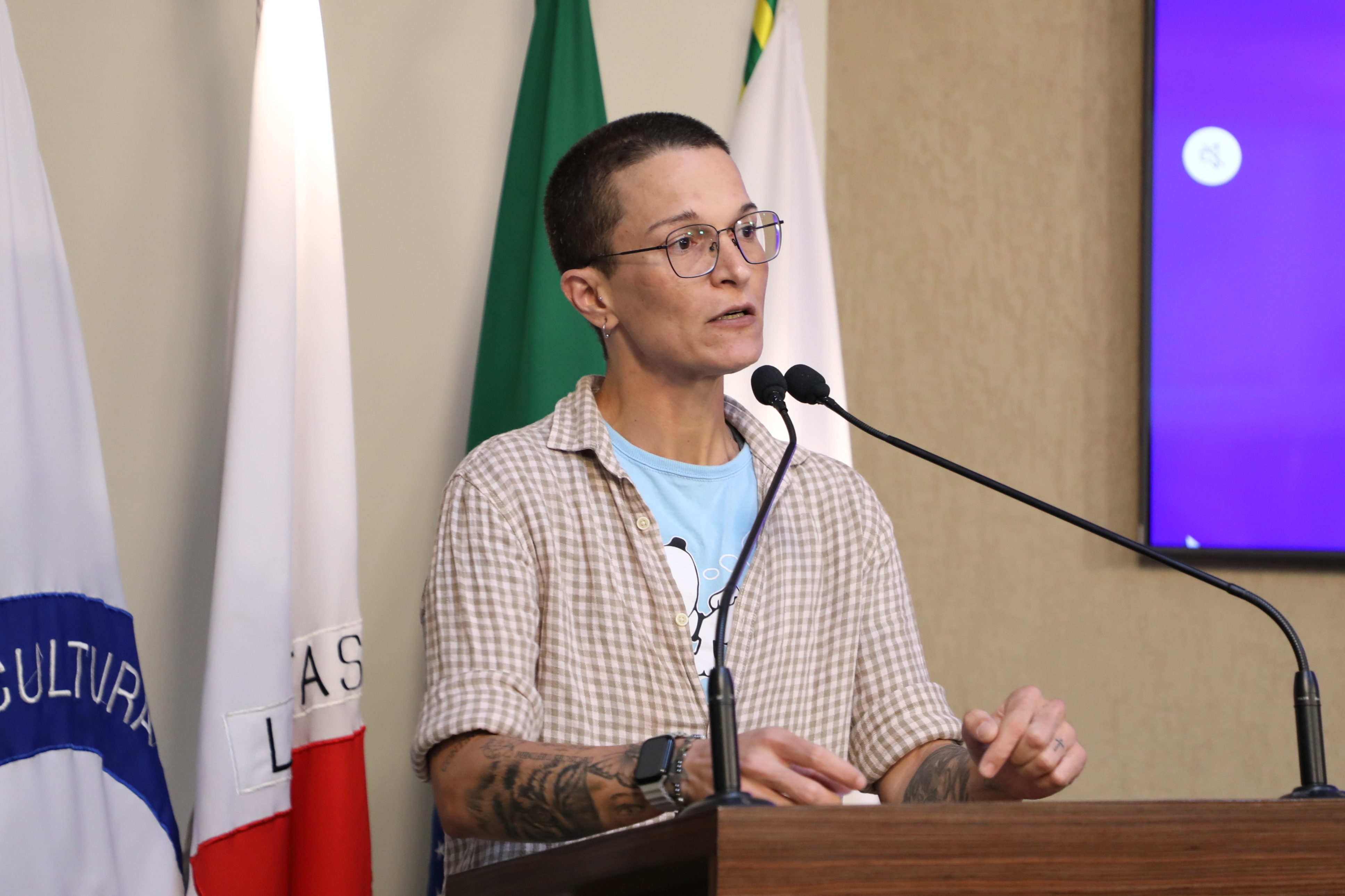 Tribuna livre - Carolina Lehner