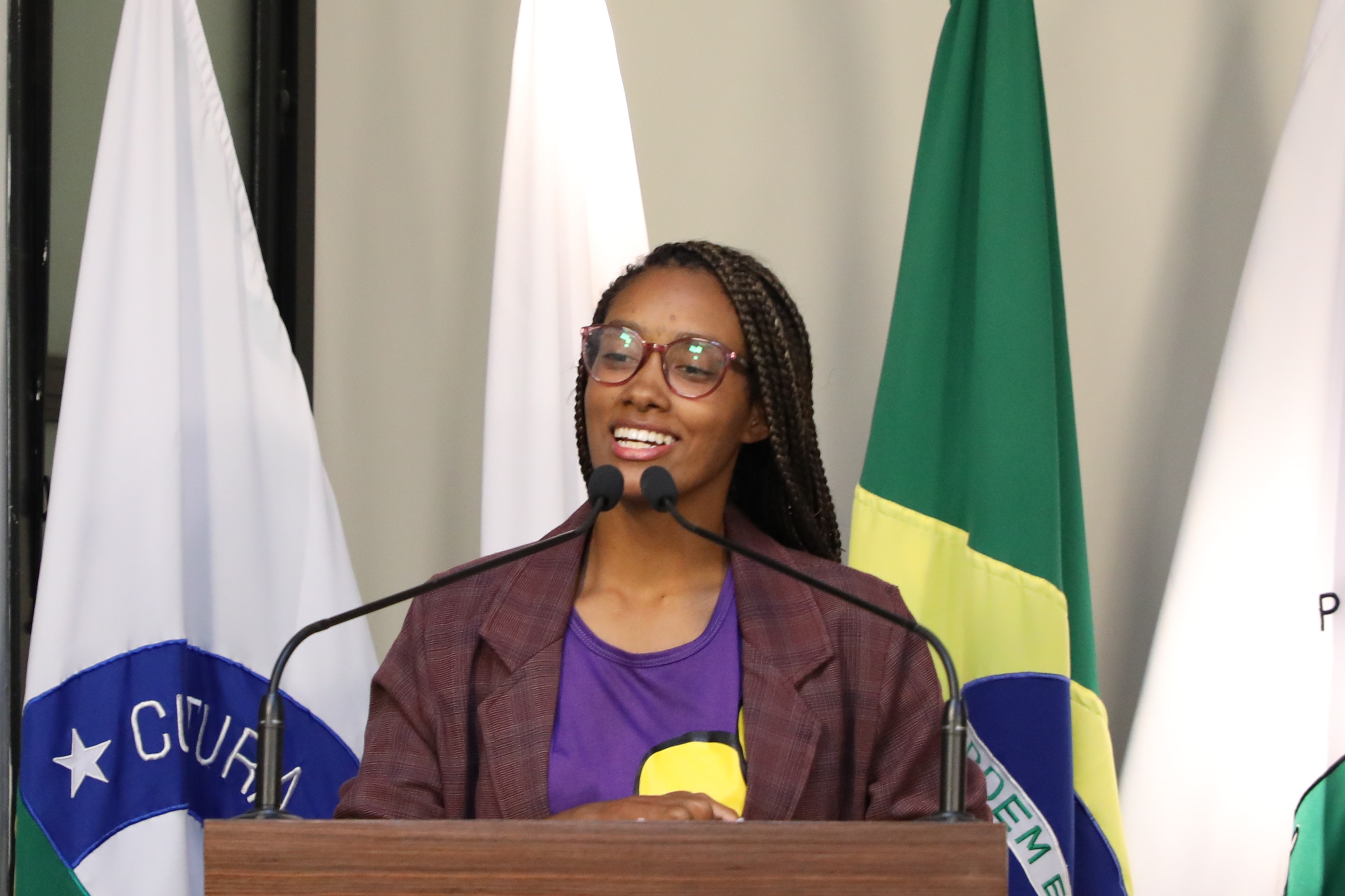 Tribuna livre - Carla Helena do Carmo Silva Gomide