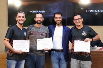 Entrega de Certificados de Reconhecimento Público aos atletas e equipe da Escola Estadual Alice Loureiro, pelo brilhante desempenho nos Jogos Escolares de Minas Gerais – JEMG 2025