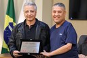 Entrega de Placa Alusiva ao Senhor Helder Evangelista (Helder Cherinho) em reconhecimento pelos relevantes serviços prestados ao município de Viçosa