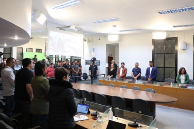 Vereadores e público presente