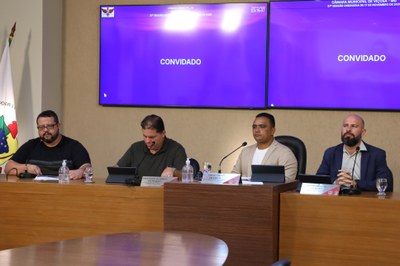 Mesa Diretora com a participação do Secretário Municipal de Gestão Financeira, Dionísio Márcio Irias de Souza