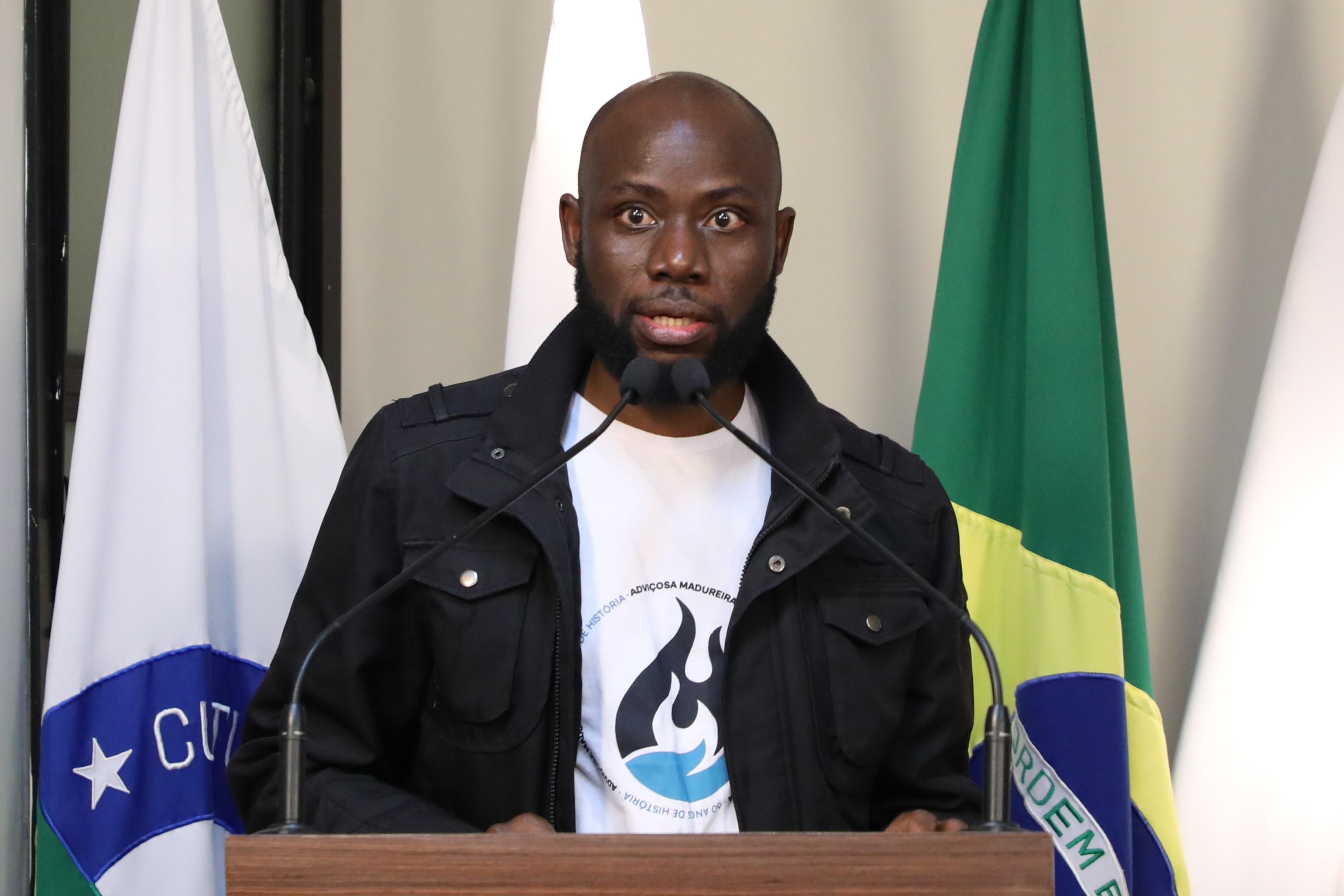 Tribuna livre - Adriano do Rosário Félix