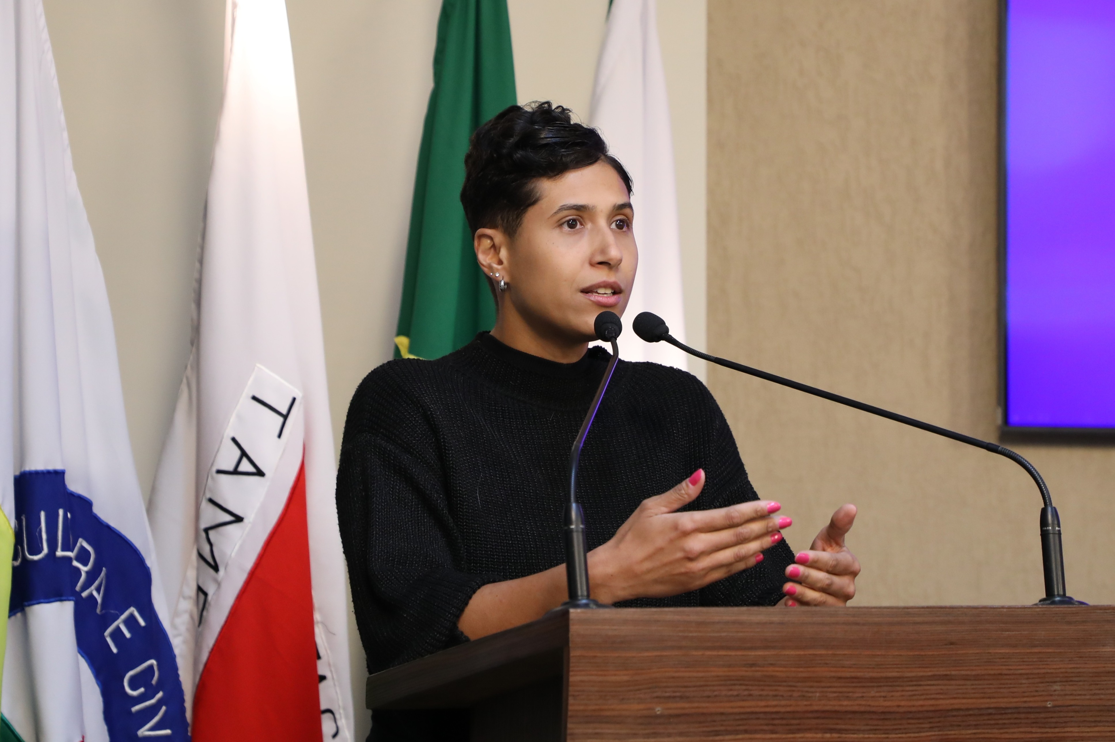 Tribuna livre - Juliana Freire