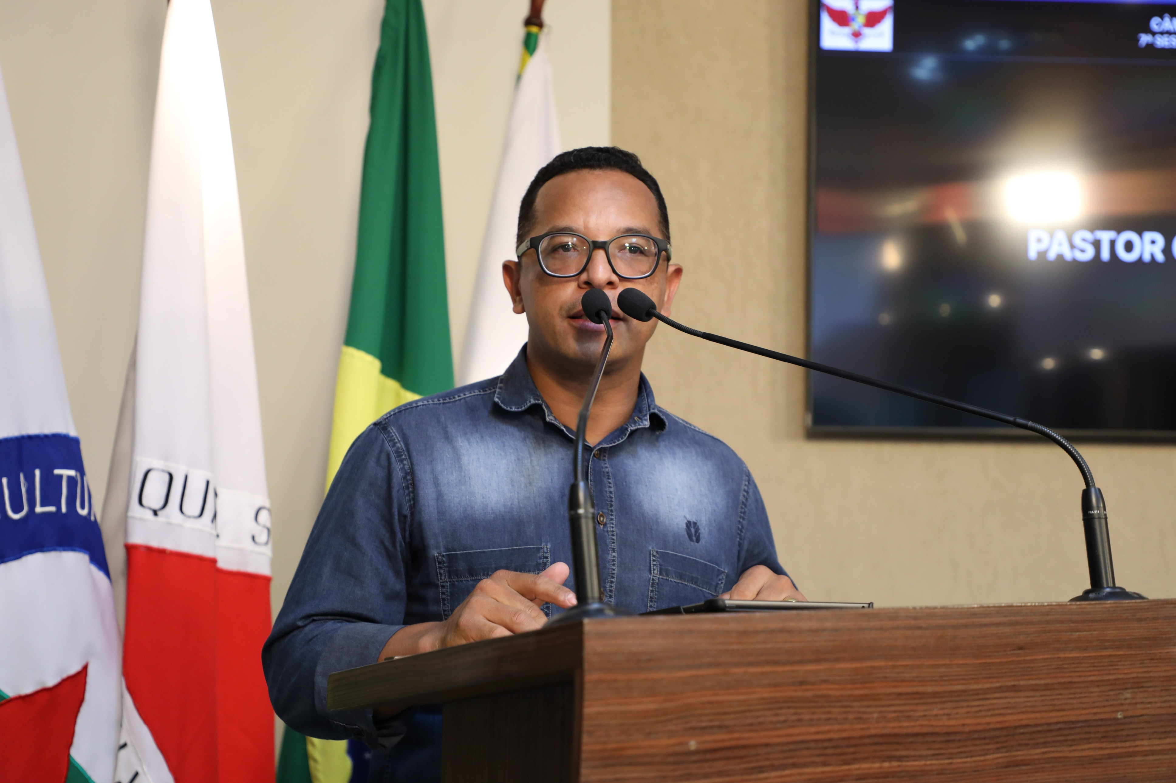 Pastor Carlos Santos