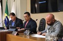 Mesa Diretora Ao centro, o vereador Robson Souza (PSB), presidente; à esquerda, o vereador Sérgio Marota (PP), vice-presidente; e à direita o Vereador Cristiano Gonçalves (Moto Link) (SD), secretário da Mesa