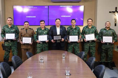 Entrega de Placa alusiva e Certificados ao Grupo de Polícia Militar de Meio Ambiente de Viçosa, em reconhecimento aos relevantes serviços prestados à preservação ambiental e à segurança pública no município de Viçosa
