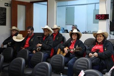 Grupo 'Amigos da Viola' marca presença na ordinária