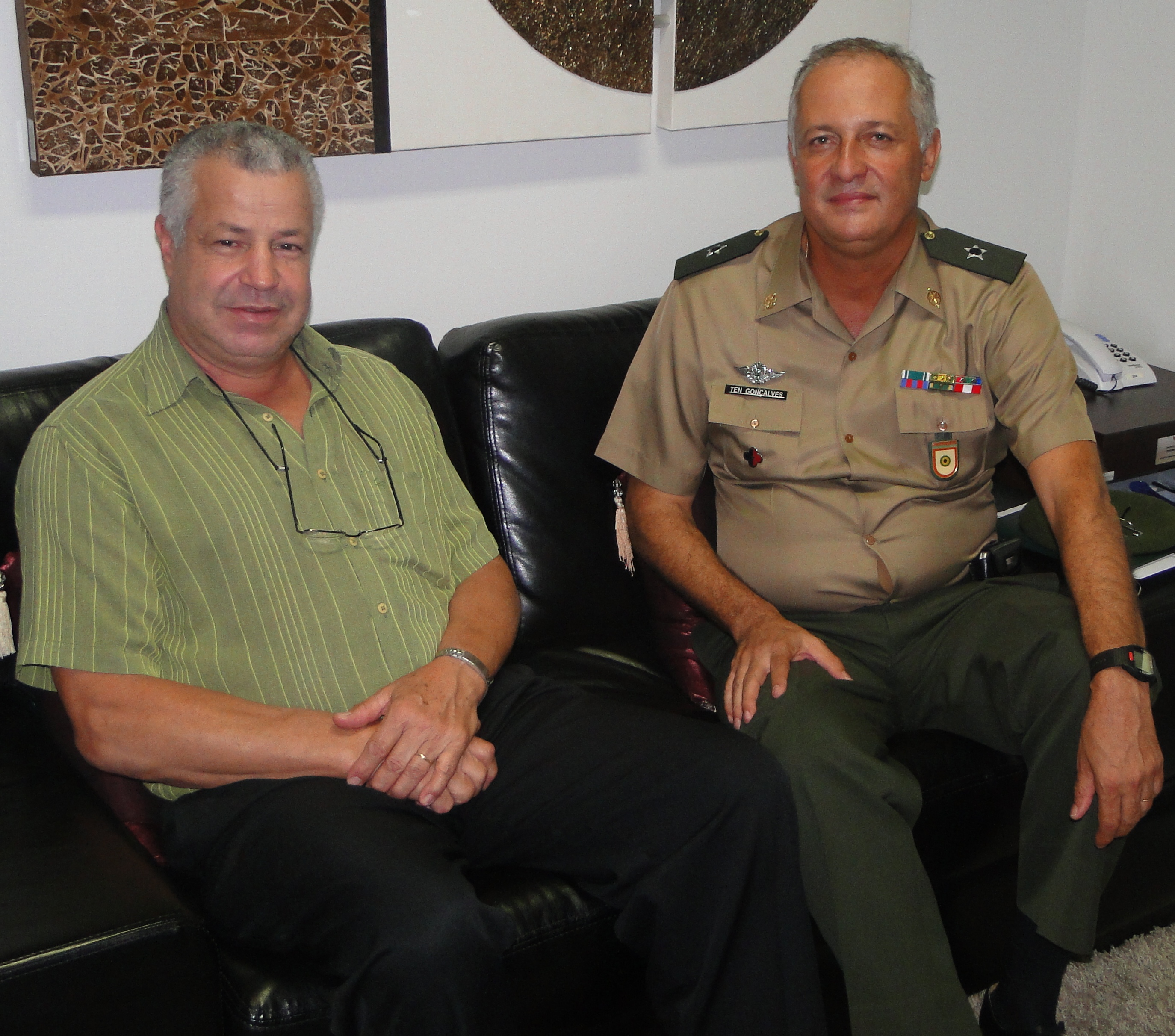 26/03/2012 Serviço Militar: Presidente recebe convite