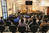 Câmara recebe alunos de escolas do município