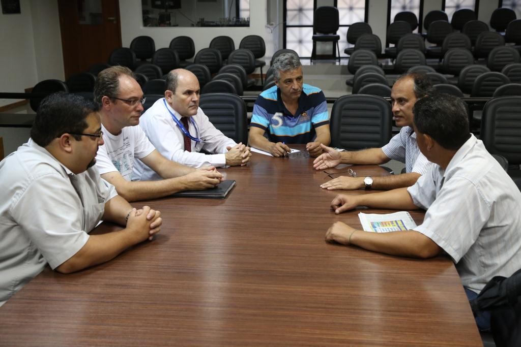 Reunião discute construção de novas casas populares