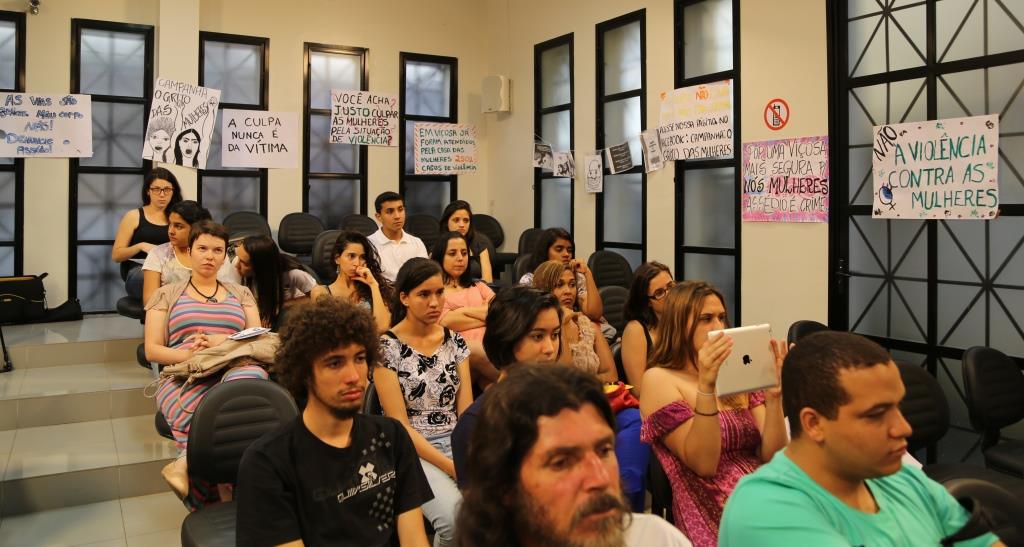 Campanha contra o assédio as mulheres é divulgada na Câmara